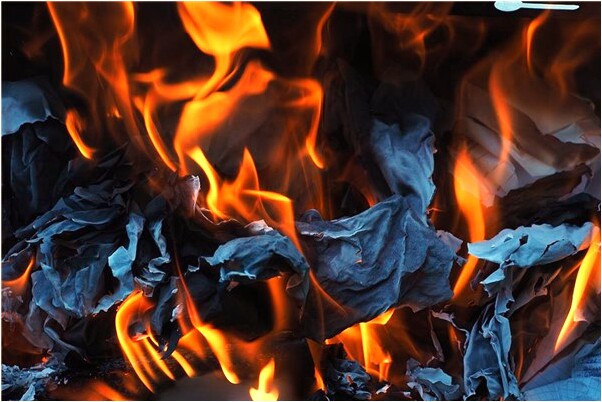 夢見抱小男孩過水啥意思_周公解夢官網