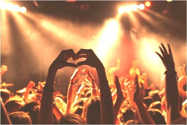 夢見給別的孩子買衣服卡壞了是啥意思_周公解夢官網