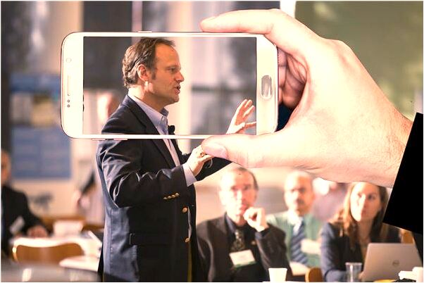 夢見屋裡的樹葉被掃出去了的預兆_周公解夢官網