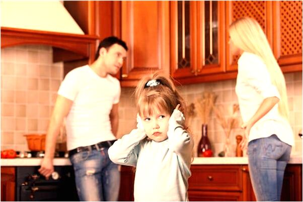 夢見老婆拿著兩條蛇對著自己啥意思_周公解夢官網