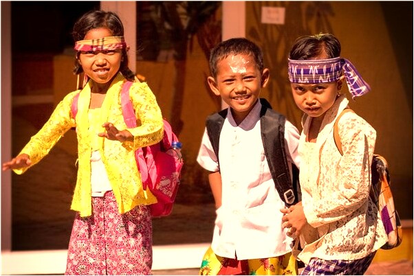 夢到認識的男人在和我玩代表著什麼？_周公解夢官網