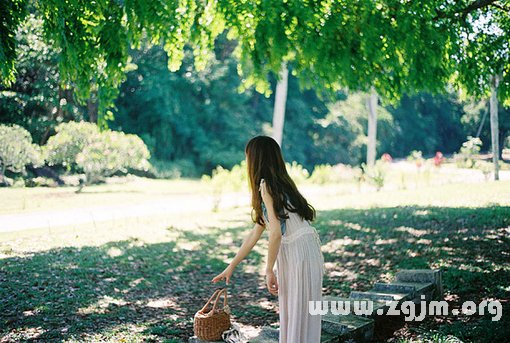 對待感情死心眼的星座女_十二星座