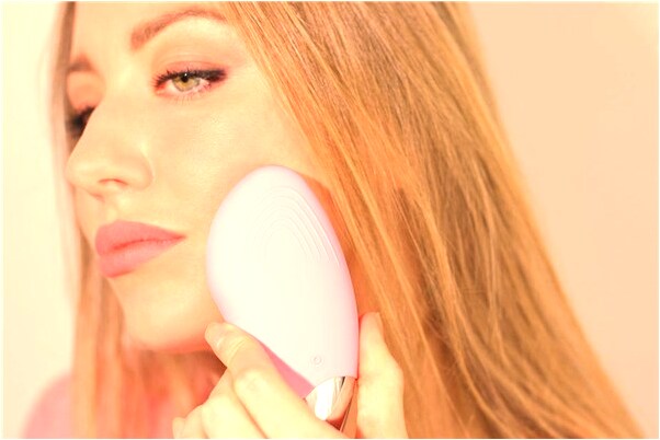 夢到和別人高被家人發現是咋回事_周公解夢官網