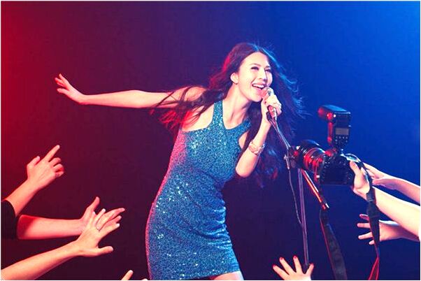 夢到了左手剁了被玩後接起預示什麼_周公解夢官網