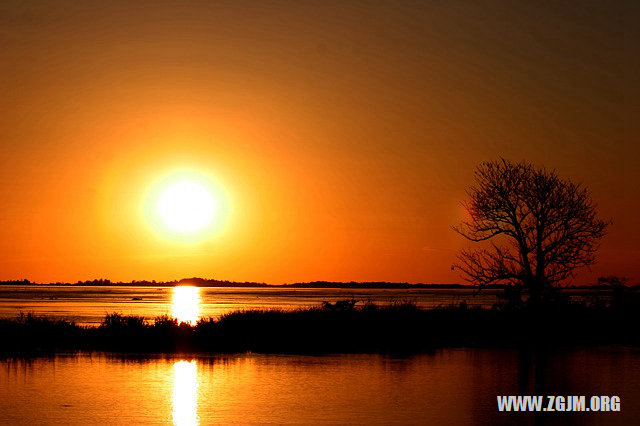 夢見光著下身子_周公解夢夢到光著下身子是什麼意思_做夢夢見光著下身子好不好_周公解夢官網