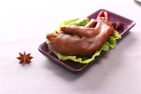 夢見豬腳_周公解夢