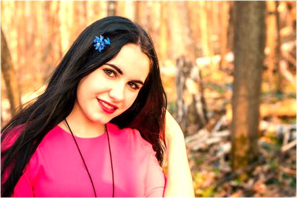 夢見白衣服染黑一塊是咋回事_周公解夢官網