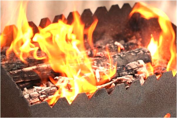 夢到自己放屁自己偷笑是啥預兆_周公解夢官網