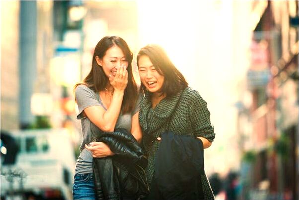 夢到光腳踩玻璃渣是什麼啟示_周公解夢官網