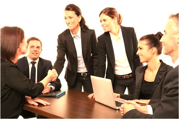 夢到睡在別人的屋檐下預兆了什麼嗎_周公解夢官網