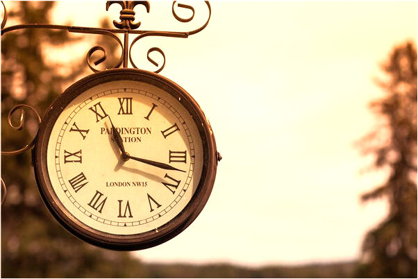 夢到了自己和男人光身親吻是什麼預兆_周公解夢官網