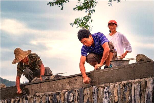 夢見將走出正澆水的泥濘地啥意思_周公解夢官網