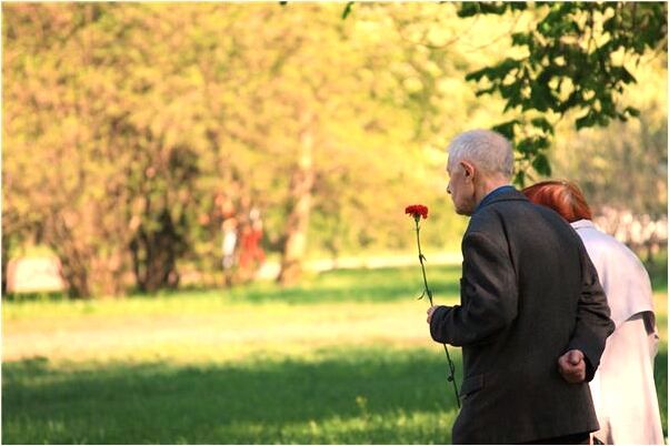 夢見火車坐過了什麼寓意_周公解夢官網