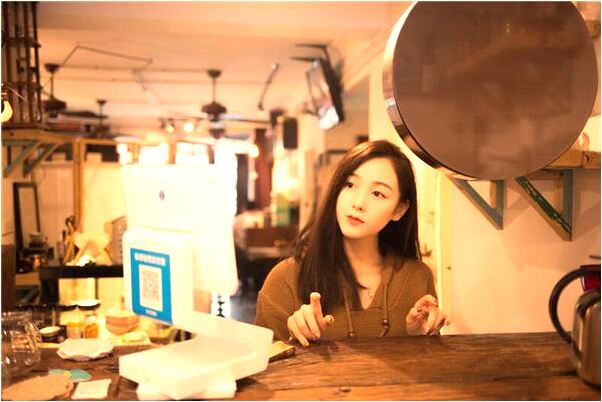 夢到照鏡子看到自己身後有鬼是什麼預兆_周公解夢官網