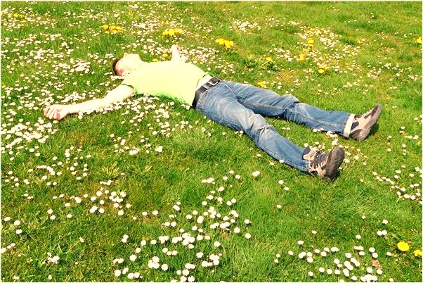 夢到陌生小孩拉了我一手是吉兆嗎?_周公解夢官網