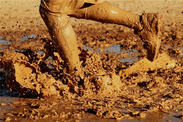 夢見渾身泥是什麼意思_周公解夢