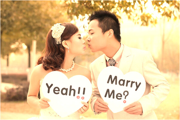 夢見蛇鑽進褲腿是什麼預兆_周公解夢官網