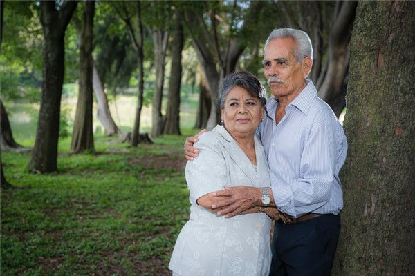 夢到已經過世的老人有什麼意義嗎_周公解夢