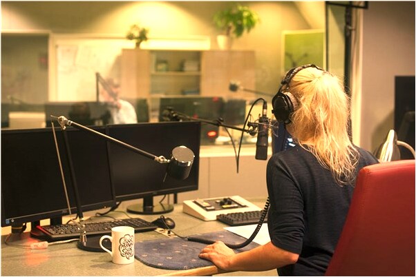 夢到了自家的浴房被砸爛有什麼徵兆_周公解夢官網