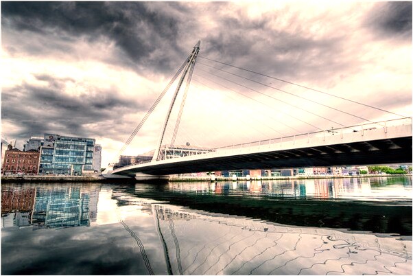 夢到了女人從我家樓上天下來代表著什麼？_周公解夢官網