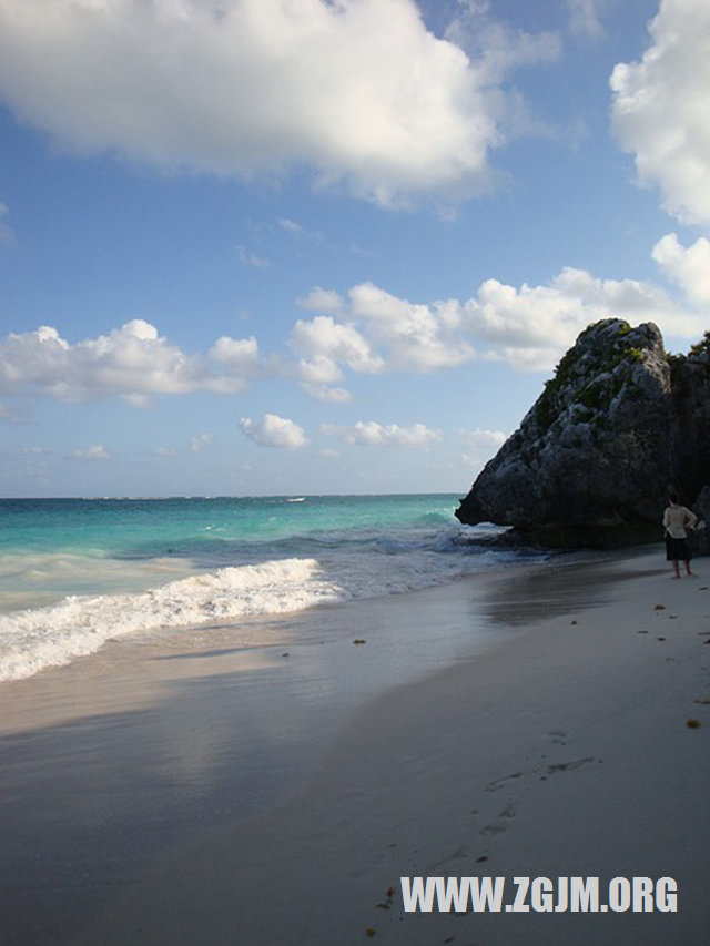 夢見和男友牽手_周公解夢夢到和男友牽手是什麼意思_做夢夢見和男友牽手好不好_周公解夢官網