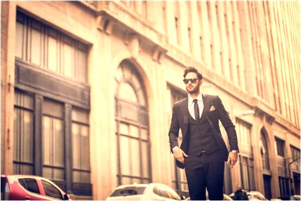 夢到自己的右臂砍斷了會是什麼預兆_周公解夢官網