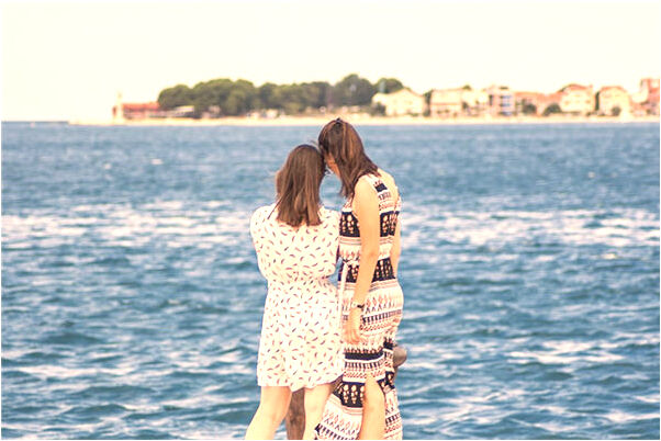 夢見小小拉屎在頭上代表著什麼？_周公解夢官網