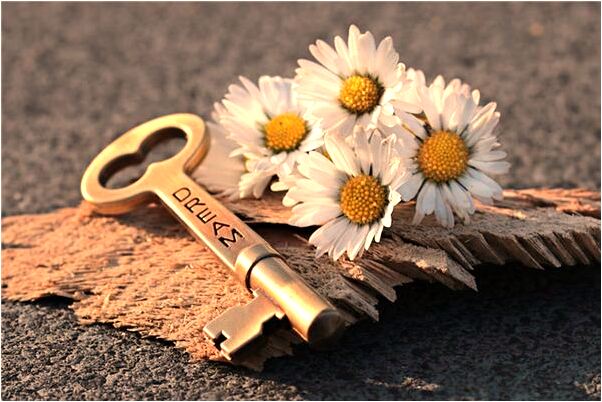 夢到去洗澡有男的追著跑什麼預兆_周公解夢官網