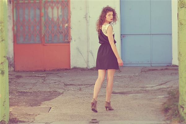 夢見很多女人走預兆了什麼嗎_周公解夢