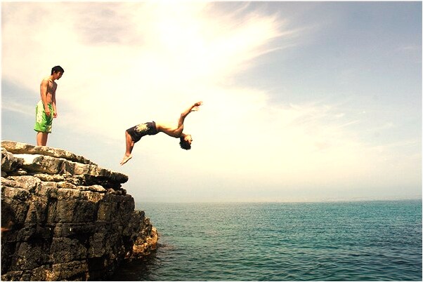 夢到被同學警察抓了很鬱悶是啥意思_周公解夢官網