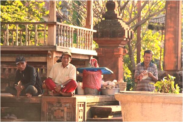 夢到了蹲側所意味著什麼_周公解夢官網