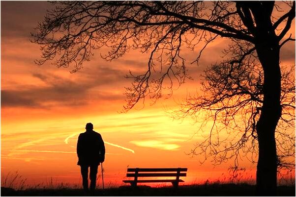 夢到自己掉牙不斷長新牙和男友是什麼兆頭_周公解夢官網