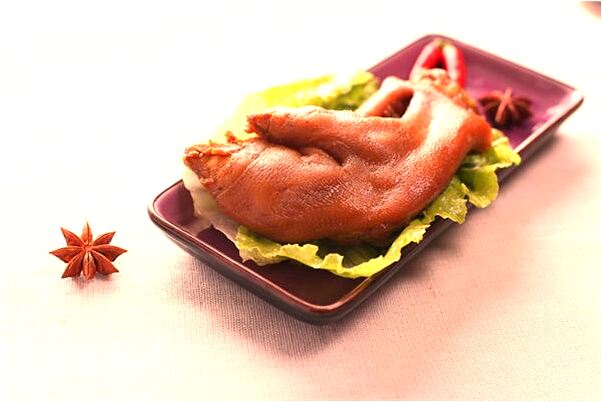 夢見夢在水裡游好不好_周公解夢官網