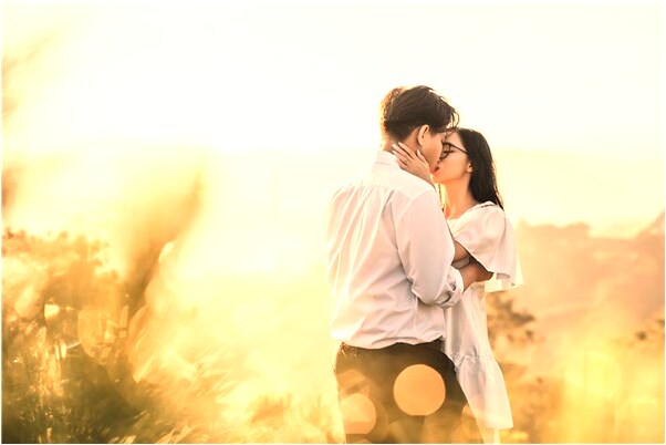 夢見男朋友在和別人唱歌會怎么樣_周公解夢官網