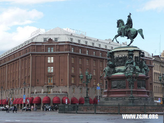 夢見家裡門壞了_周公解夢夢到家裡門壞了是什麼意思_做夢夢見家裡門壞了好不好_周公解夢官網