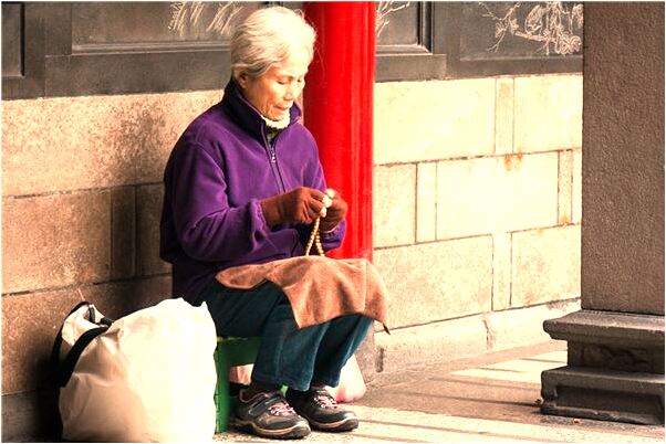 夢到朋友在水裡可以呼吸是什麼預兆？_周公解夢官網