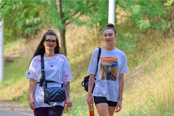 夢到多年的朋友會是什麼預兆_周公解夢