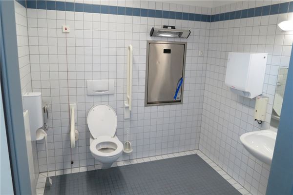 夢見憋屎找廁所_周公解夢