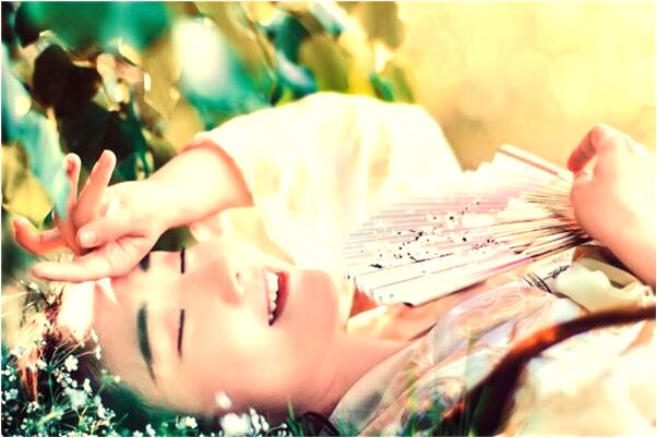 夢到了孩子向我壓過來要咬我脖子是什麼預兆?_周公解夢官網