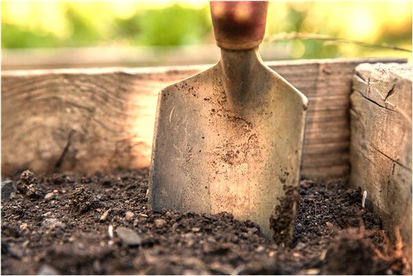 夢見打架被別人用刀子捅傷了有何寓意_周公解夢官網