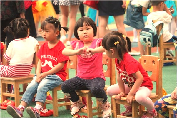 夢見老爸抱著一個小孩預示什麼_周公解夢官網