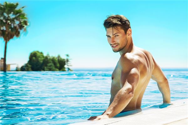 82年屬狗男的運勢2021_十二生肖