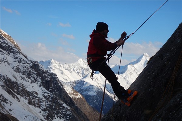 夢到了爬繩子是什麼徵兆_周公解夢