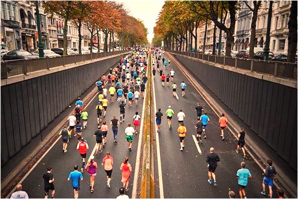 夢到在公司把自己的玉鐲給別人會是什麼預兆_周公解夢官網