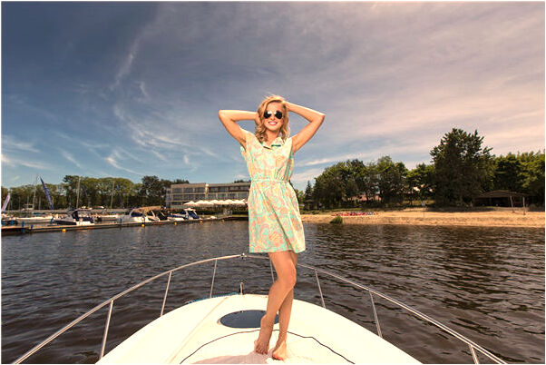 夢到了很多大白蛇纏身而過有什麼意思_周公解夢官網