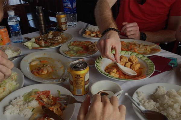 夢到吃喝的預兆_周公解夢