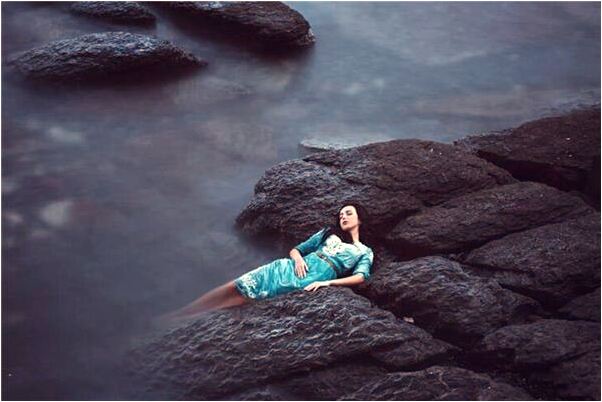 夢到扶摔跤母親上床是吉兆嗎?_周公解夢官網