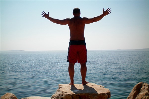 夢到了被壞人盯上是什麼意思？_周公解夢