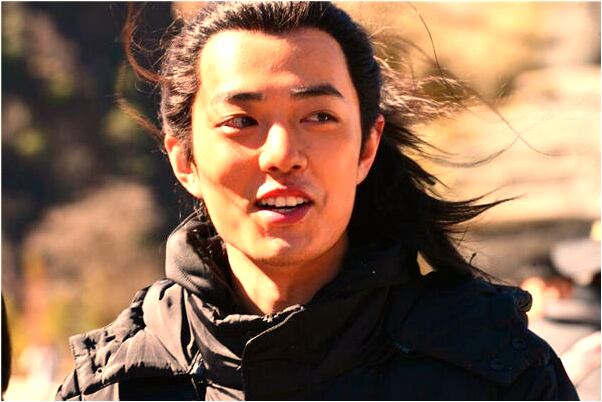 夢見出車禍掉進水裡的預兆_周公解夢官網