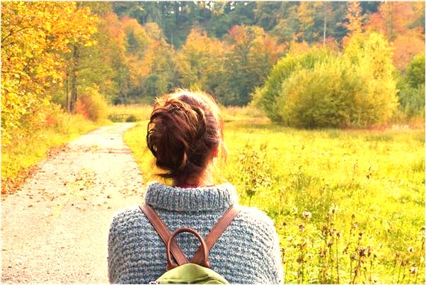夢見飛機飛行中墜落人員受傷意味著什麼_周公解夢官網